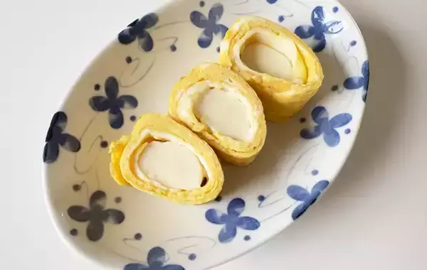 思春期息子から「よく思いついたね」と好評！　玉子焼きに『1本』のせるだけのひらめきアレンジ