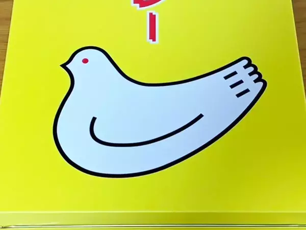 捨てられずに溜まった『お菓子の缶』はこう使う！　付属の仕切りを生かした整理術が、こちら