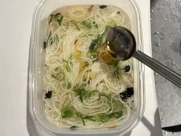 そうめん1束を500Wレンジでチン！　手順4つで作れる10分レシピが「絶品！」