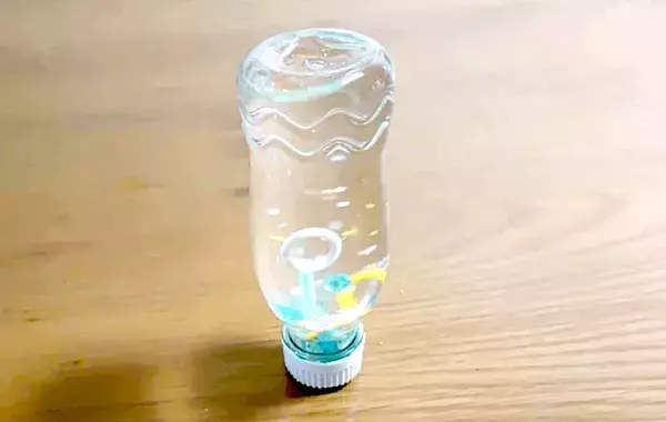 たまった保冷剤の『中身』を使う！　意外な活用法に「捨てなくてよかった」「夏にピッタリ」
