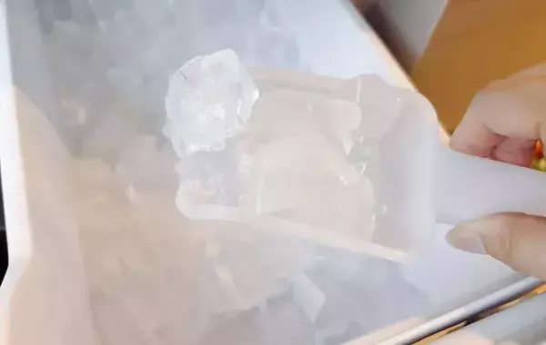 水筒に入れる氷、たくさん入れるよりこっち！　自衛隊のアイデアを試したら「5時間半も残った！」
