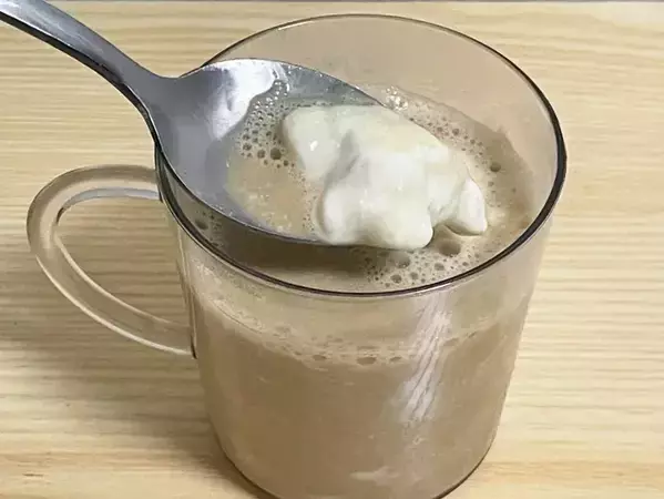 フローズンヨーグルト×コーヒー　暑い日にピッタリなドリンクに「相性抜群」「シャリシャリ食感」