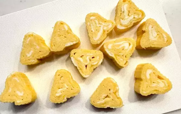 高校生息子が「この玉子焼き、どうやったの？」　焼きたてを巻き簾にのせて？