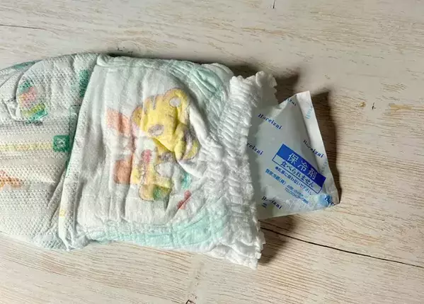 ハンカチで包まずに？　夏の外出時、保冷剤を持ち歩く時の裏技がこちら