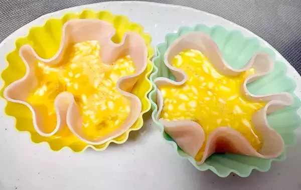 7歳息子から「どうやって作ったの」と好評　玉子焼きをお花型にしてみた