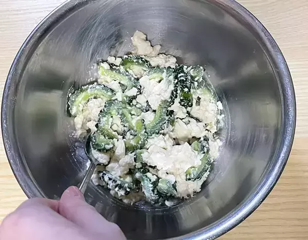 ゴーヤと豆腐に『大さじ1杯』　混ぜるだけの簡単おかずに「箸が進む」「苦みが苦手な人にも」
