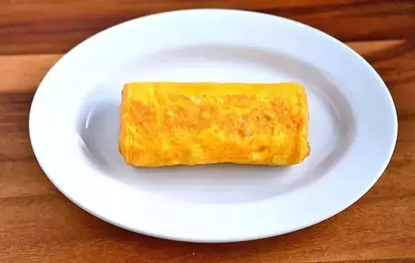 玉子焼きに『2本』入れてみて！　切ると「断面かわいい」「食感がいい」【管理栄養士のレシピ】