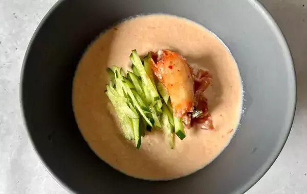 ピンク色になった『豆腐一丁』　めんつゆ要らずの食べ方に「暑い日にぴったり！」