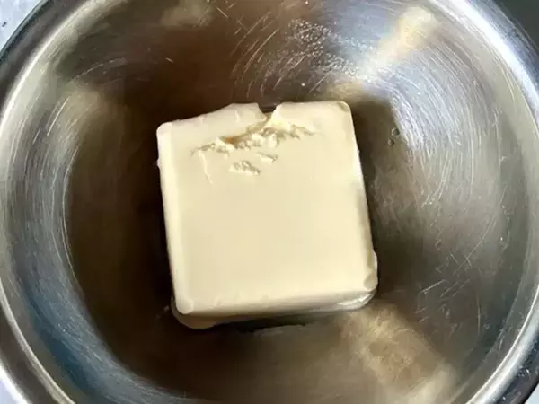 ピンク色になった『豆腐一丁』　めんつゆ要らずの食べ方に「暑い日にぴったり！」