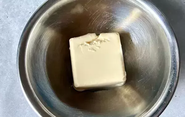 ピンク色になった『豆腐一丁』　めんつゆ要らずの食べ方に「暑い日にぴったり！」