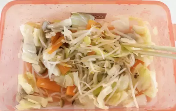 電子レンジで作る『野菜炒めず』　味つけに1個、入れたのは？「あっさりしておいしい」