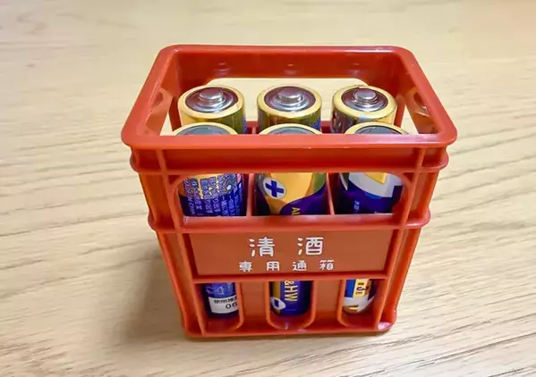 100均で買った『小さな一升瓶ケース』　山田化学が教える！意外な活用法に「散らかる小物がスッキリ」