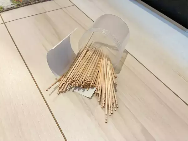 つまようじ、もうバラバラになりません！　輪ゴム1本の便利な活用法が、こちら