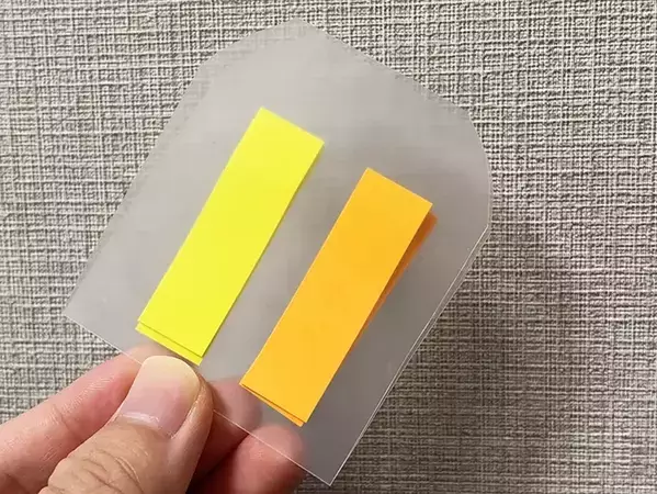 クリアファイルをハサミで切って…　できたものが「職場で活躍した！」