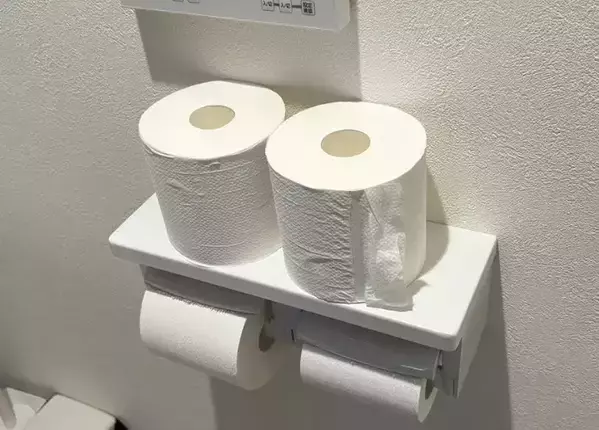 使うのは『風呂敷１枚』だけ！　来客時に「トイレの生活感」を隠すアイディア