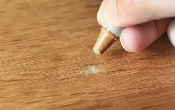 フローリングのへこみや傷、自分で直していい？　メーカーに聞いた注意点