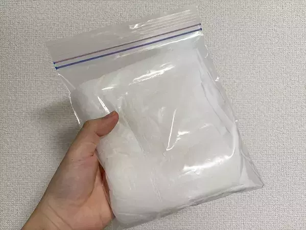 濡らしたペットシーツを凍らせると？　暑い日に役立つ活用法が、こちら