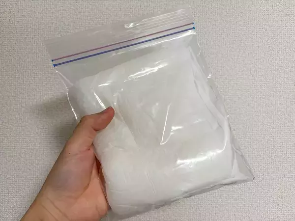 濡らしたペットシーツを凍らせると？　暑い日に役立つ活用法が、こちら