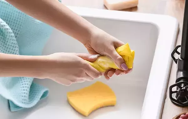 使用後のふきんは『食器用洗剤』で洗うのはNG？　メーカーに聞いた