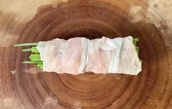 小ネギに巻いたら「これウマい！」野菜嫌いな夫も喜ぶ『15分料理』