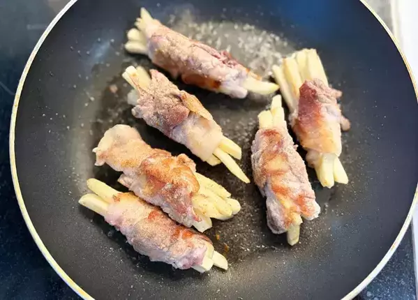 冷凍ポテトは揚げません　豚こま肉で巻いて焼くと？「想像以上」「また作る！」
