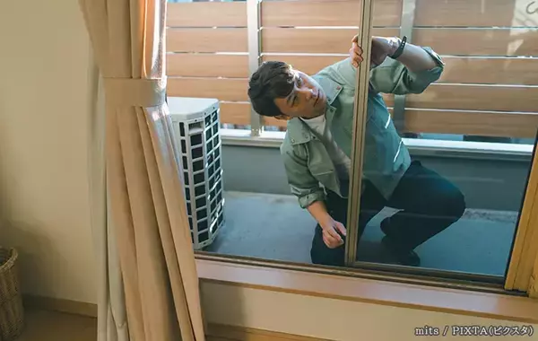 網戸の金具、下がってない？　台風前にLIXILが教える『5つの確認ポイント』