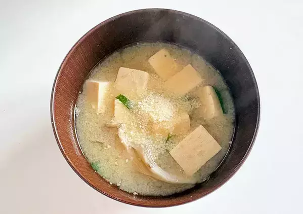 味噌汁に『大さじ4杯』入れてみて　意外な組み合わせに「またやりたい！」