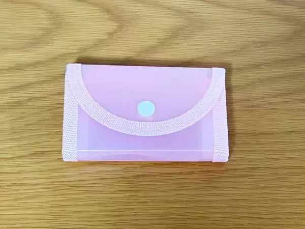 セリアで買った『カード入れ』　カバンの小物整理に使ったら、想像以上に便利だった