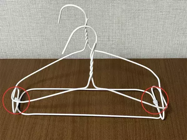 『ハンガー2本』を結束バンドで固定！　できたものが、急な部屋干しに活躍した