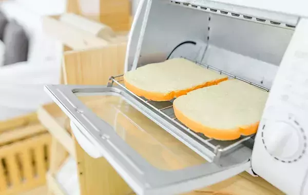 冷凍した食パン、『凍ったまま』『自然解凍後』←焼く時どっち？　ベーカリーに聞いた