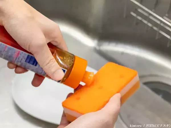 泡がなくても洗浄力は残っている？　食器用洗剤を足すタイミング