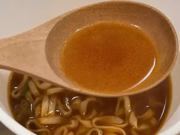 「これ、アメリカで好きだった味に似てる！」外国人が『日清のカップヌードル』を食べて感じた意外な共通点
