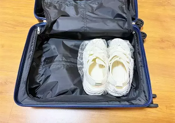 余ってるシャワーキャップは『雨対策』で便利！　保護カバーとして使うアイディア
