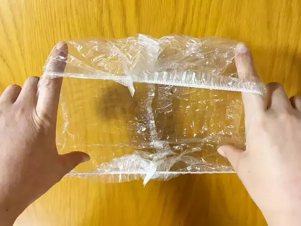 余ってるシャワーキャップは『雨対策』で便利！　保護カバーとして使うアイディア