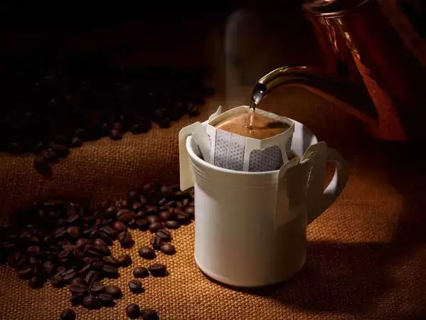 ドリップコーヒー、お湯の注ぎ方の『正解』が出た！　プロが教える“おいしい淹れ方”は