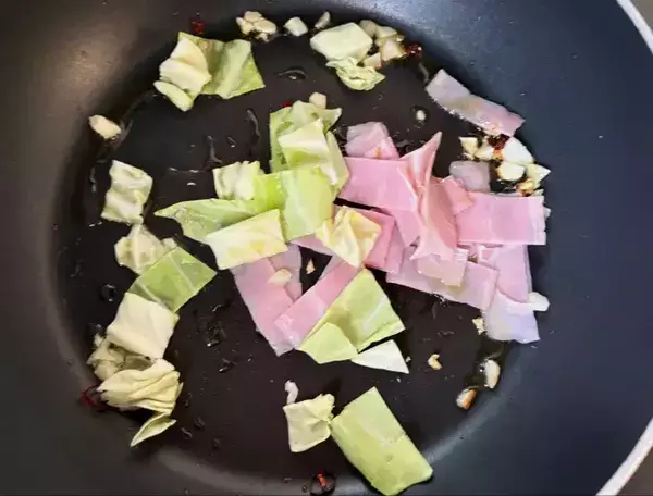 そうめんの『温かい食べ方』に夫と息子から大好評　オリーブオイルで炒めて？