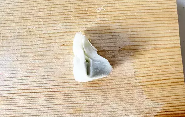 夫と子供が争奪戦！余ったワンタンの皮に『大葉とチーズ』をのせて…「食べる手が止まらない」