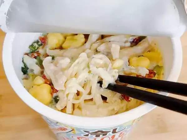 冷水専用『カップヌードル』に注いだのは、冷水ではなく？　「まろやか」「スープも全部飲み干したい」