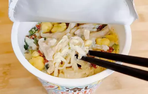冷水専用『カップヌードル』に注いだのは、冷水ではなく？　「まろやか」「スープも全部飲み干したい」