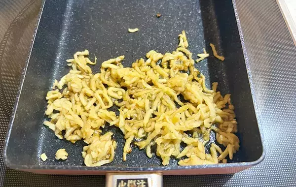玉子焼きに刻んで入れるだけ！　余りがちな具材に「ご飯が進む」「食べ応えアップ」