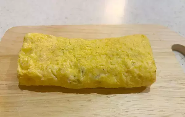 玉子焼きに刻んで入れるだけ！　余りがちな具材に「ご飯が進む」「食べ応えアップ」
