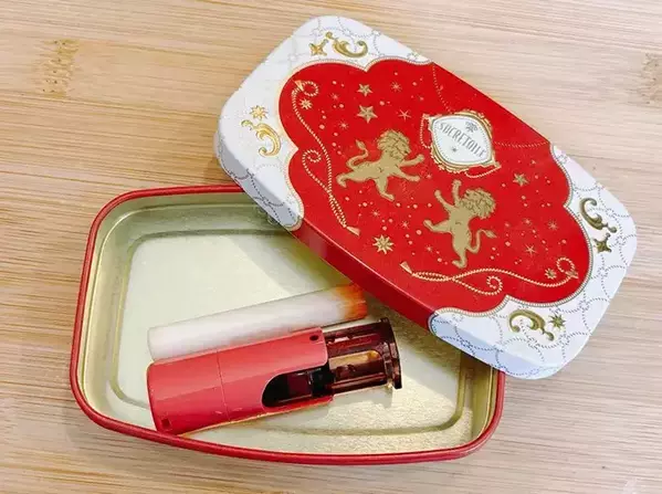 食べ終わった後の『クッキー缶』はこう使う！　便利な活用法5つに「ぴったり」「定位置が決まった」