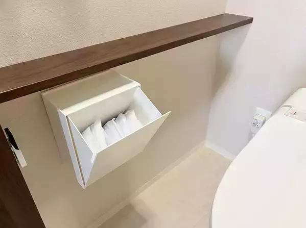 つっぱり棒を2本用意して！　トイレ掃除がラクになる4つのコツ【整理収納】