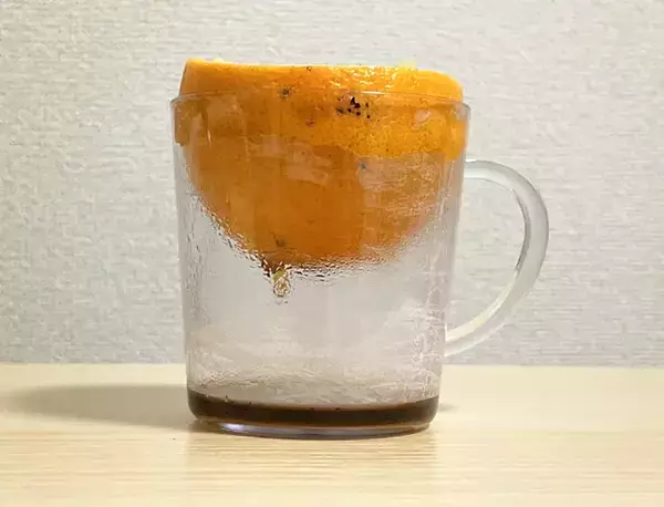 コーヒードリッパーいりません！　『オレンジの皮』をそのまま使うアレンジに「特別感ある」「さわやか」