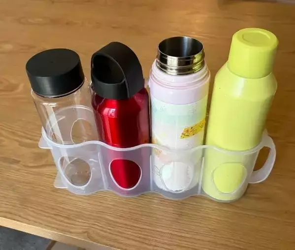 110円の『缶ストッカー』で水筒を整理して　そのまま出せて超便利！