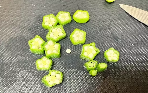 玉子焼きに切って『1本』入れてみて！　最後に散らすだけで「子供が大喜び」「食感よし」
