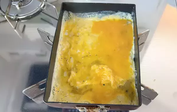 子供が「トロトロ～」と笑顔で完食　いつもの玉子焼きに50g、加えたのは？【簡単アレンジ】