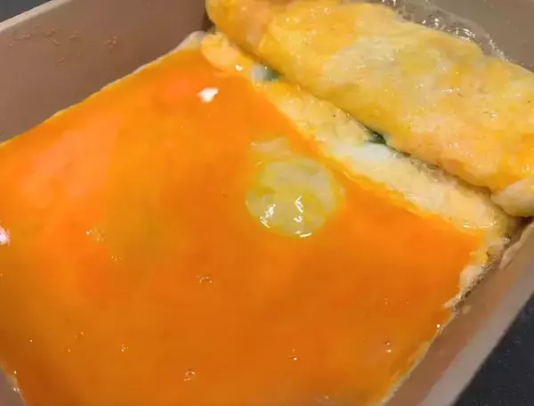 巻く前に『5枚』入れてみて！　玉子焼きを切ると「弁当にピッタリ」「香りもよし」