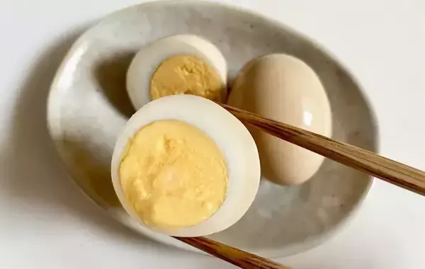 『小さじ2分の1杯』足してみて！　味玉の意外な調味料に「めんつゆだけより好き」