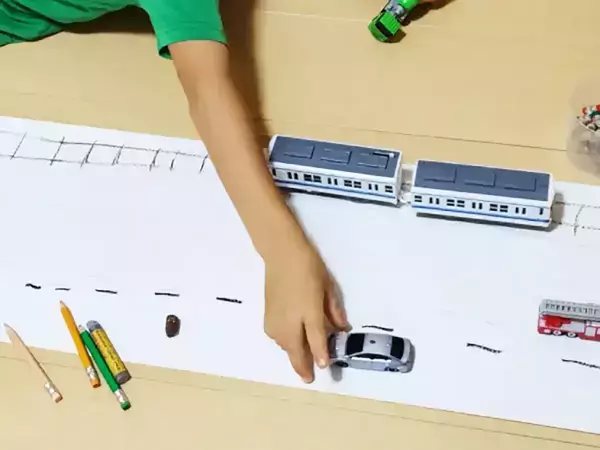 セリアで買った『ラップみたいな箱』　意外な中身に子供が「コレ楽しい！」